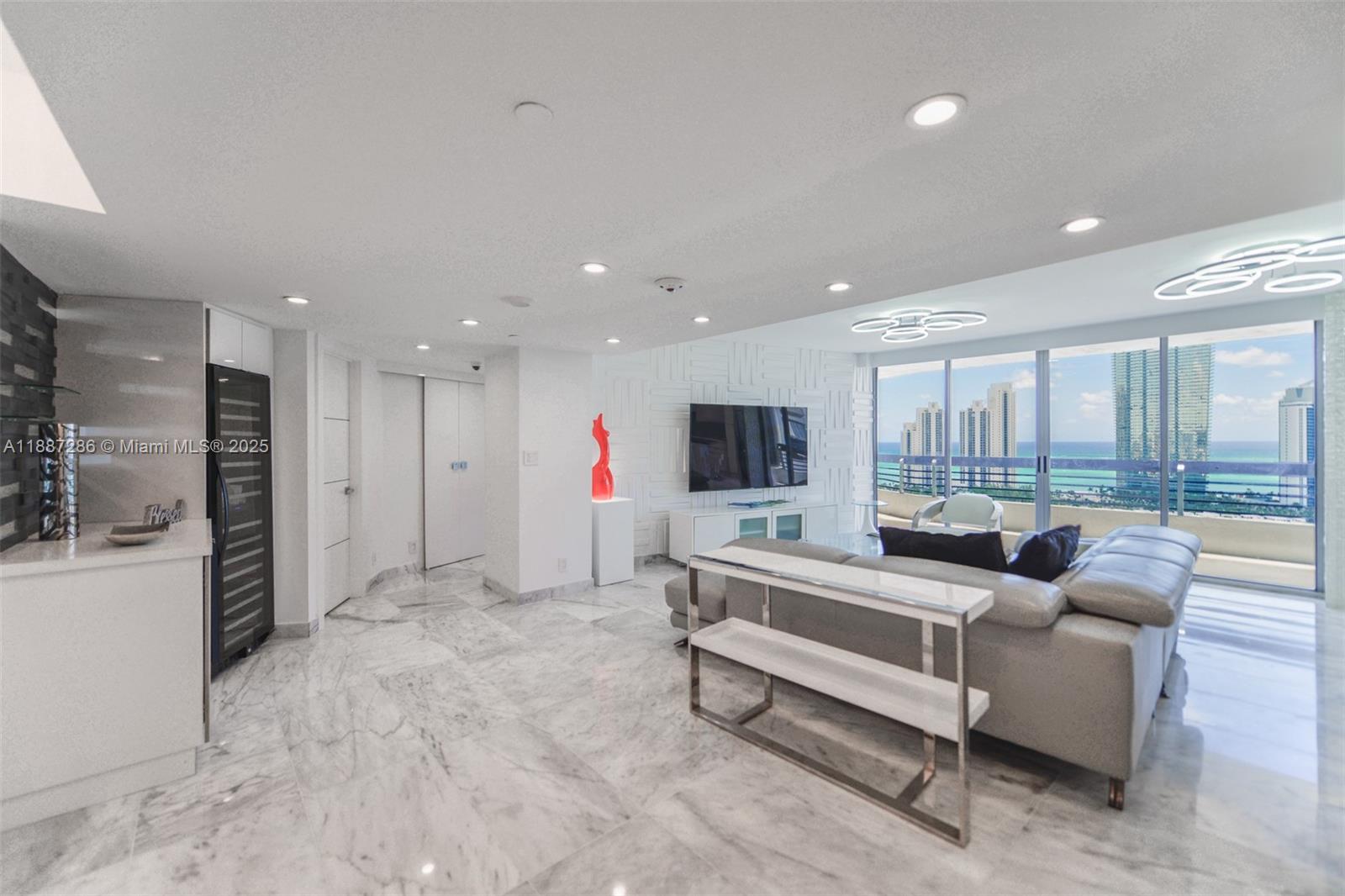 19195 Mystic Pointe Dr #2707, Aventura FL 33180