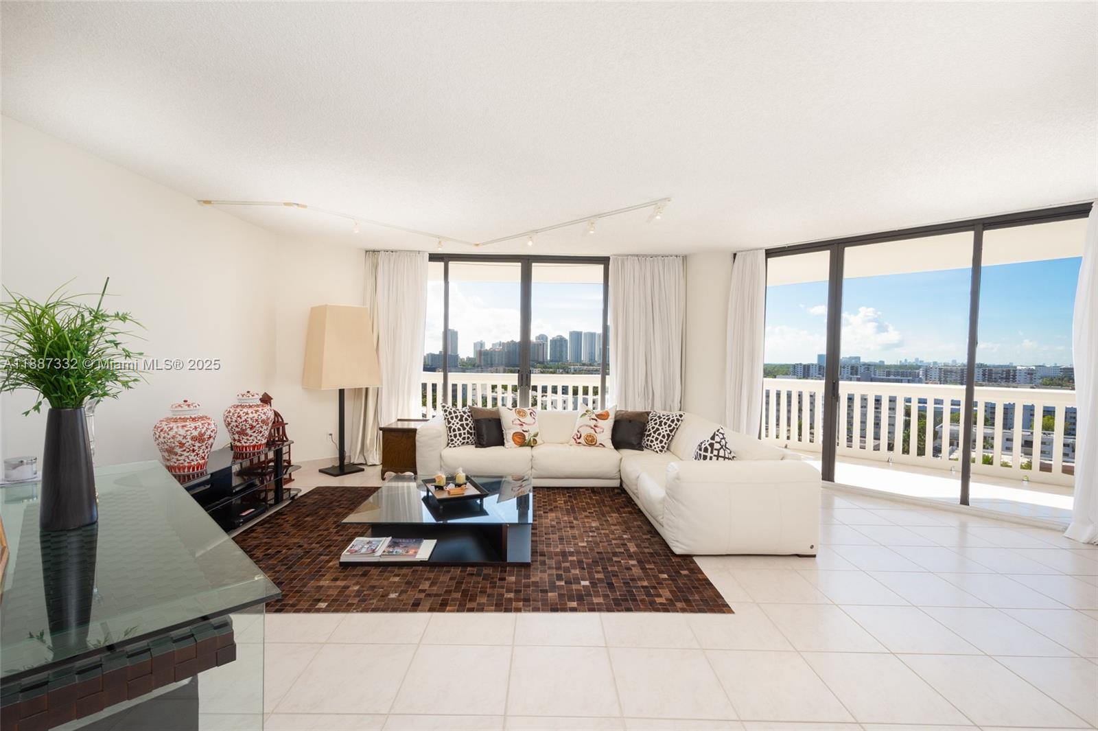 2000 Island Blvd #1002, Aventura FL 33160