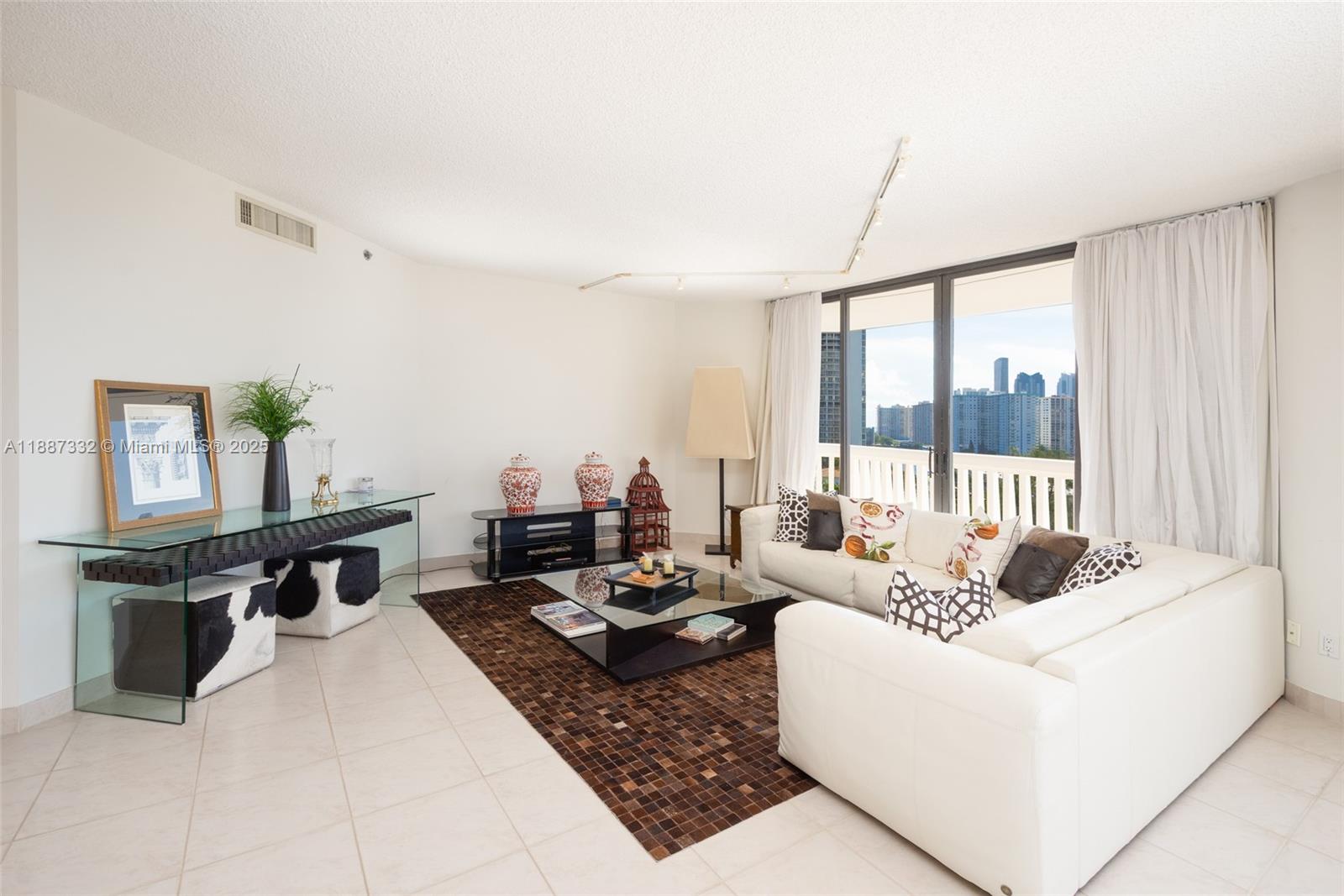 2000 Island Blvd #1002, Aventura FL 33160