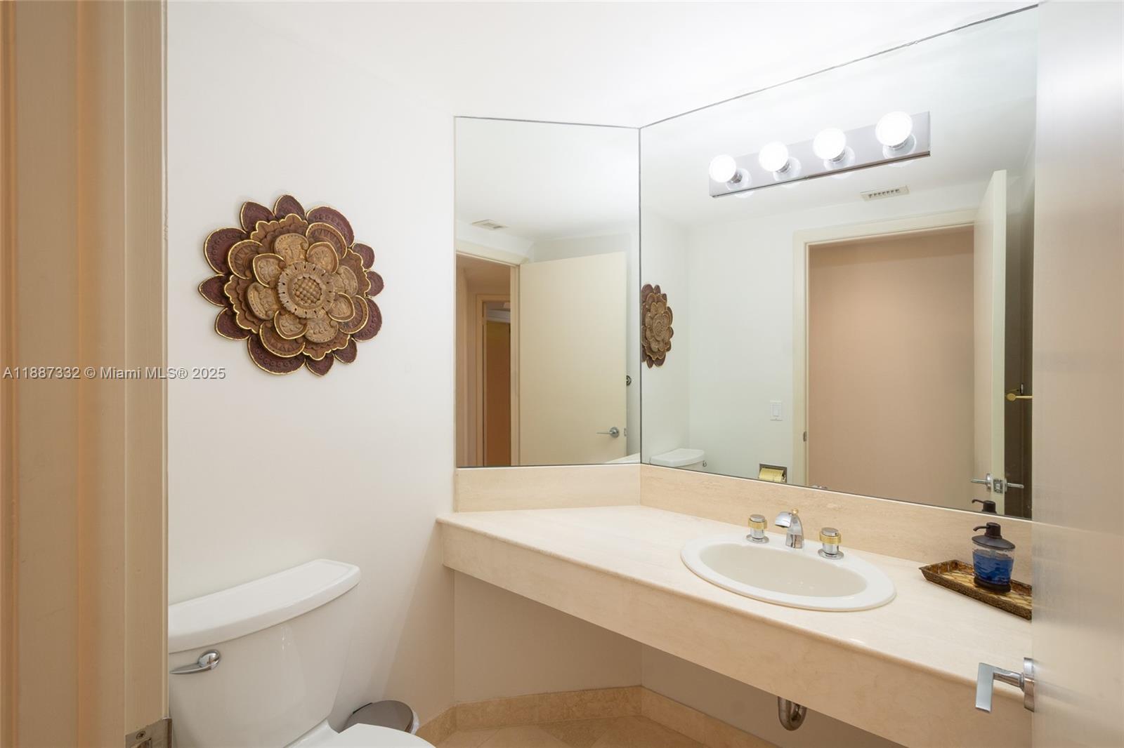 2000 Island Blvd #1002, Aventura FL 33160