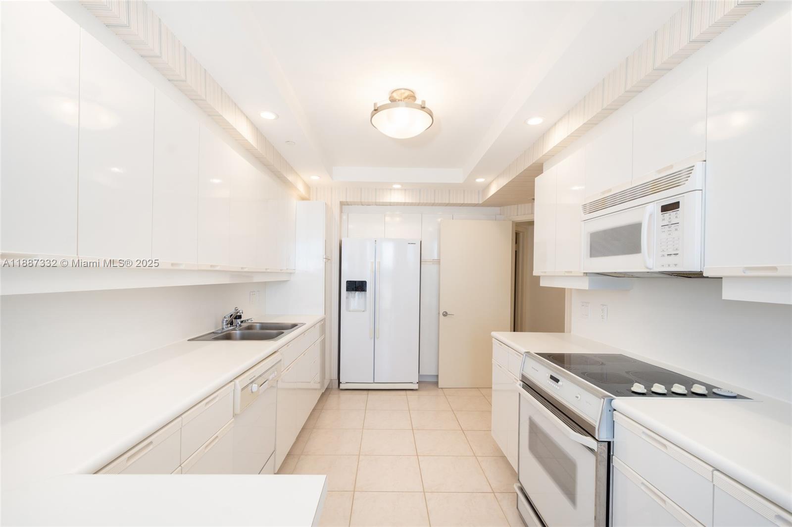 2000 Island Blvd #1002, Aventura FL 33160
