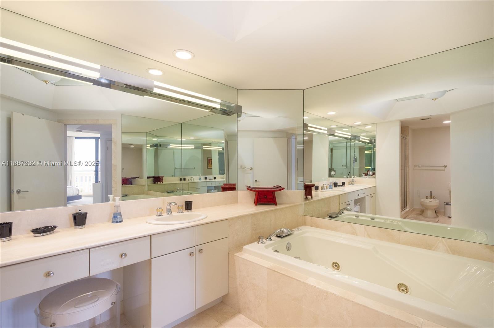 2000 Island Blvd #1002, Aventura FL 33160