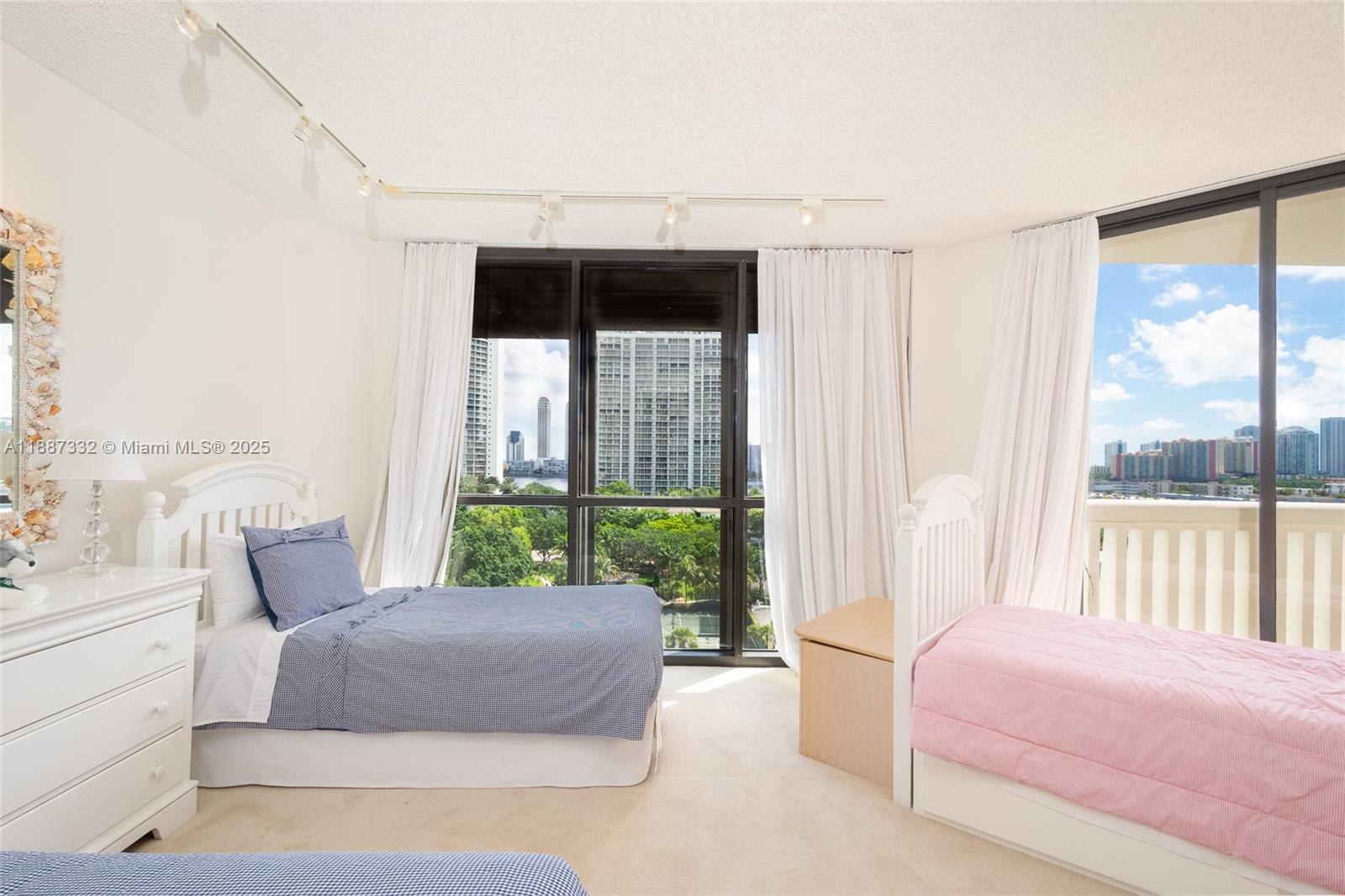 2000 Island Blvd #1002, Aventura FL 33160