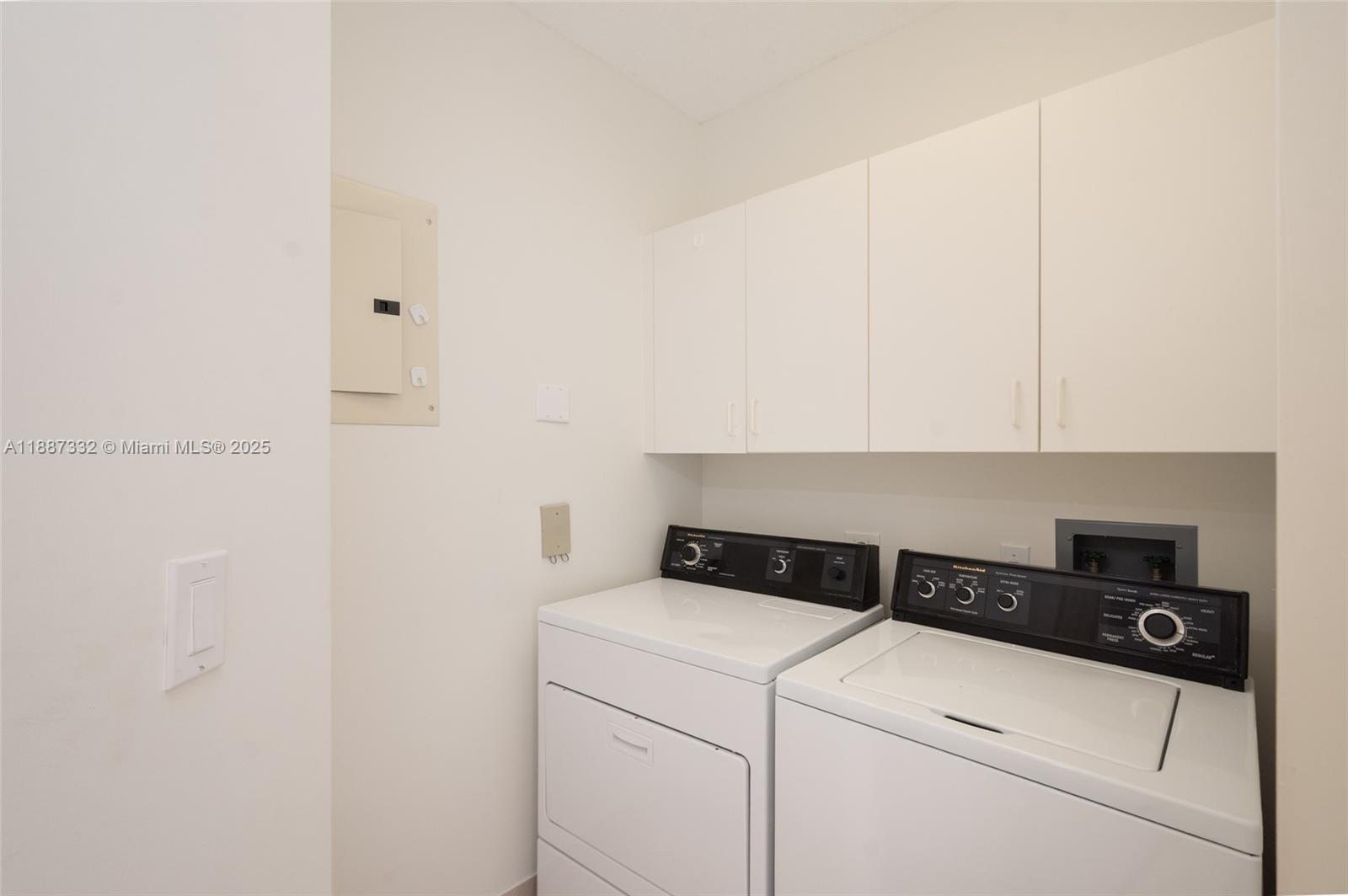 2000 Island Blvd #1002, Aventura FL 33160