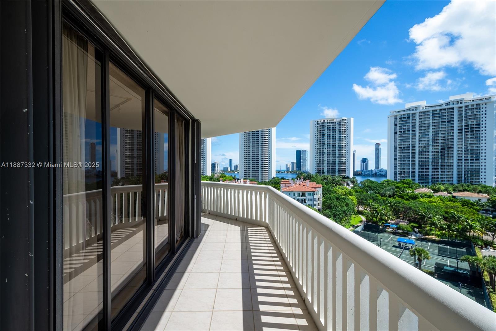 2000 Island Blvd #1002, Aventura FL 33160