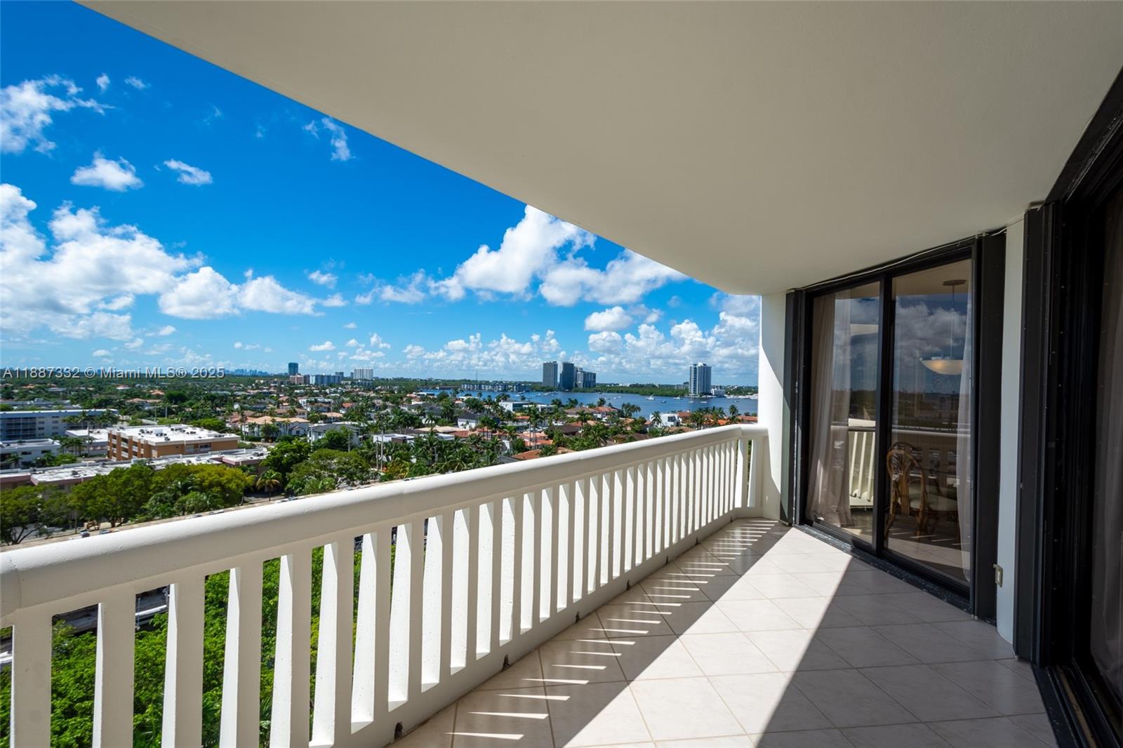 2000 Island Blvd #1002, Aventura FL 33160