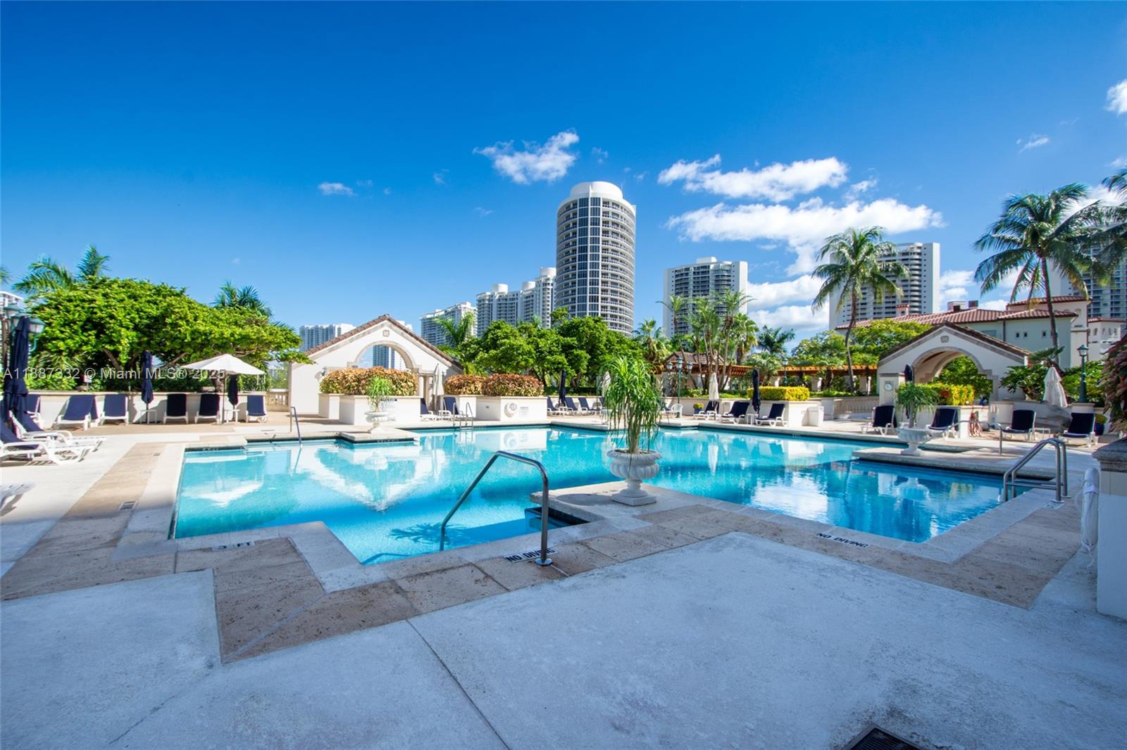 2000 Island Blvd #1002, Aventura FL 33160