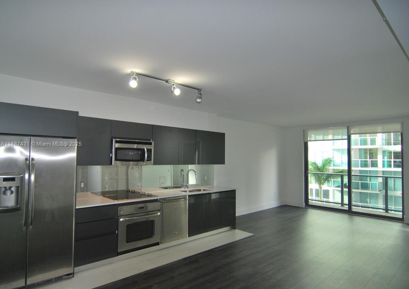 31 SE 6th St #606, Miami FL 33131