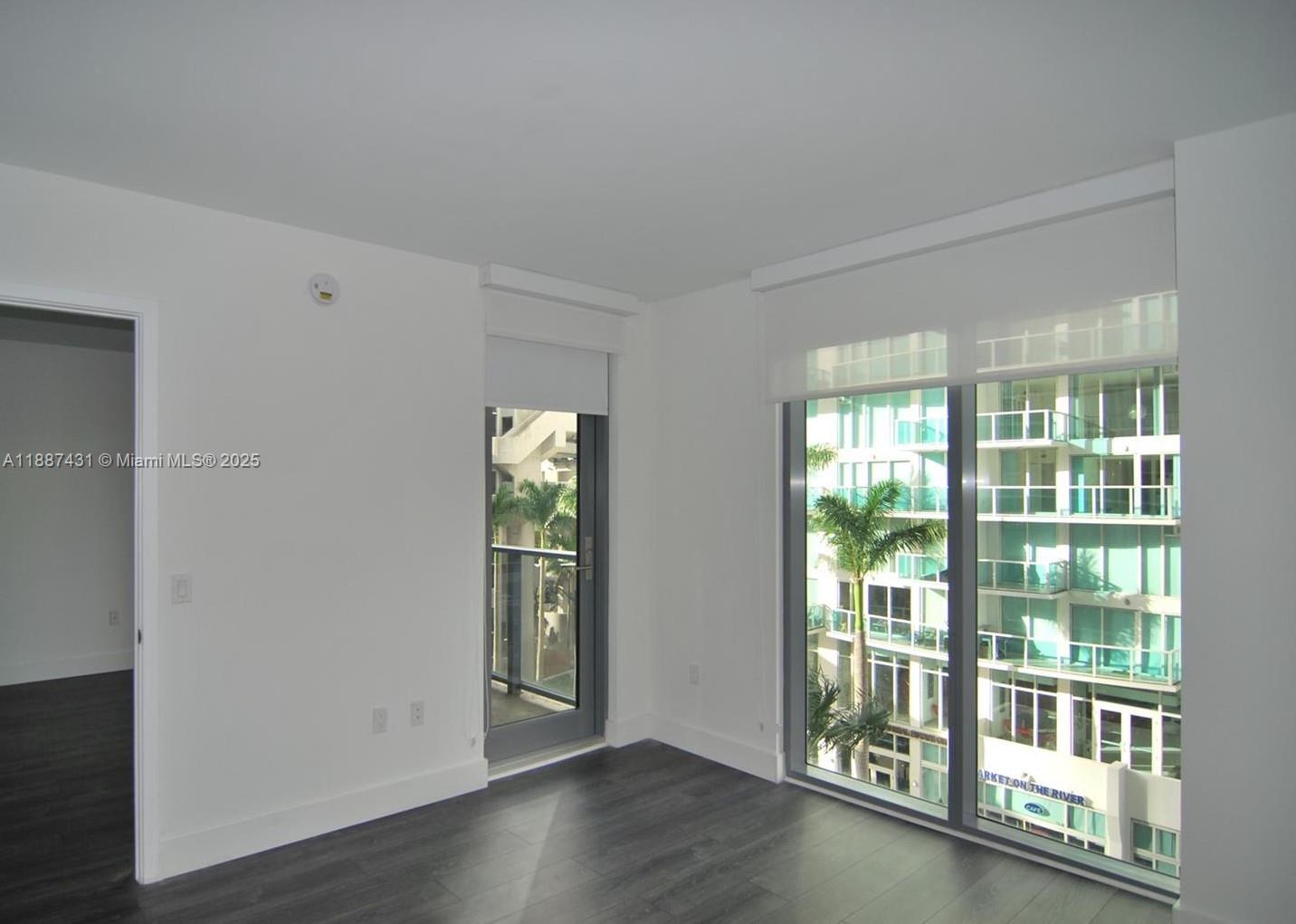 31 SE 6th St #606, Miami FL 33131