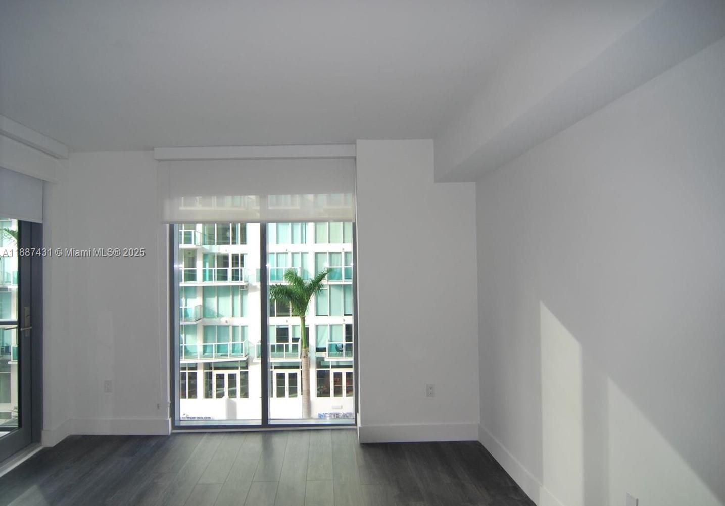 31 SE 6th St #606, Miami FL 33131