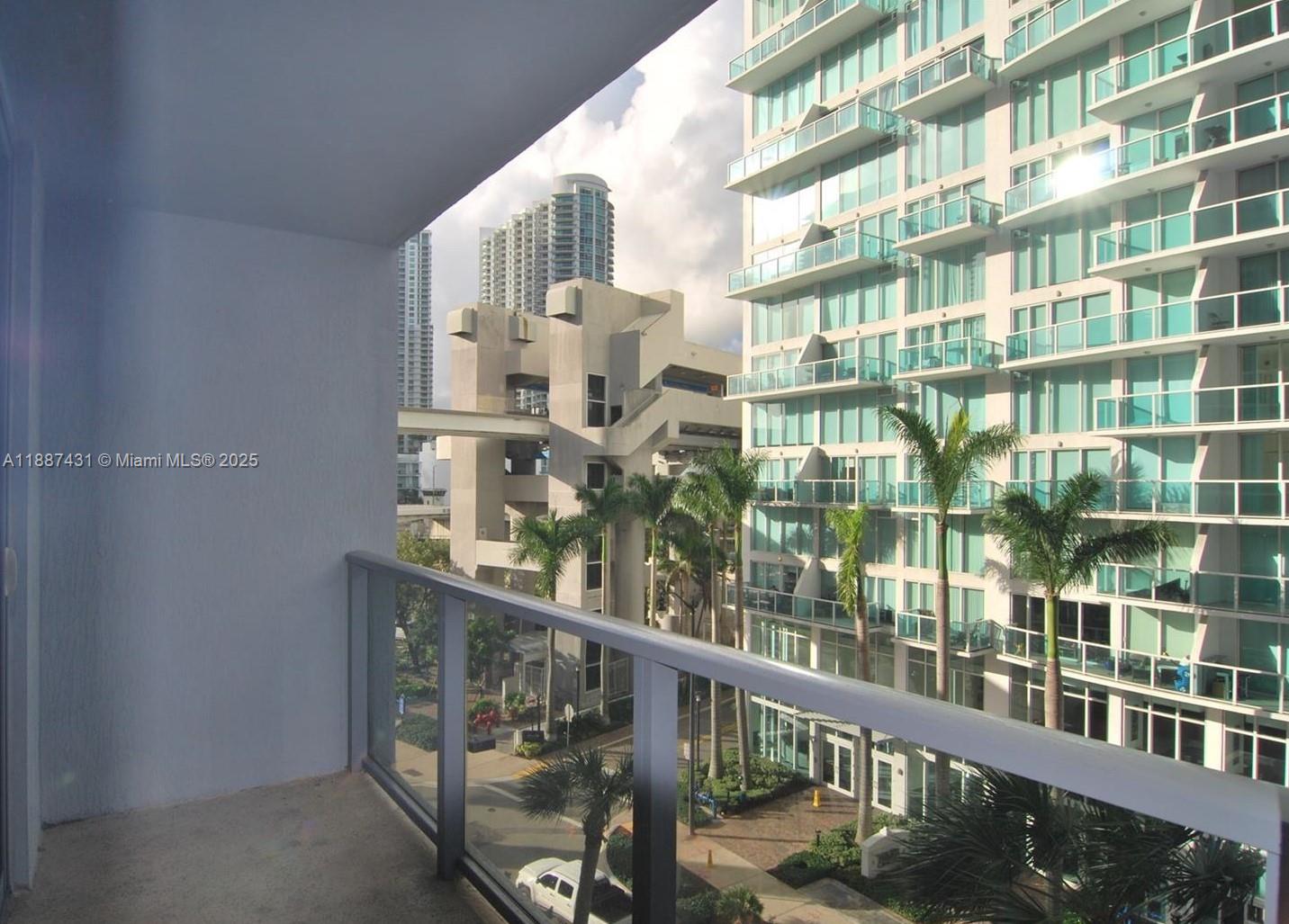 31 SE 6th St #606, Miami FL 33131
