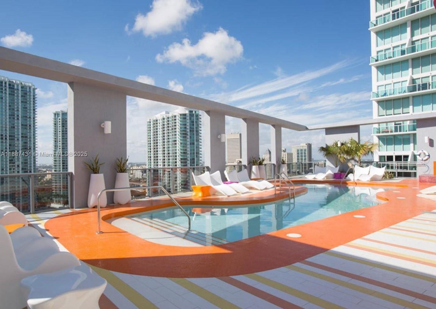 31 SE 6th St #606, Miami FL 33131