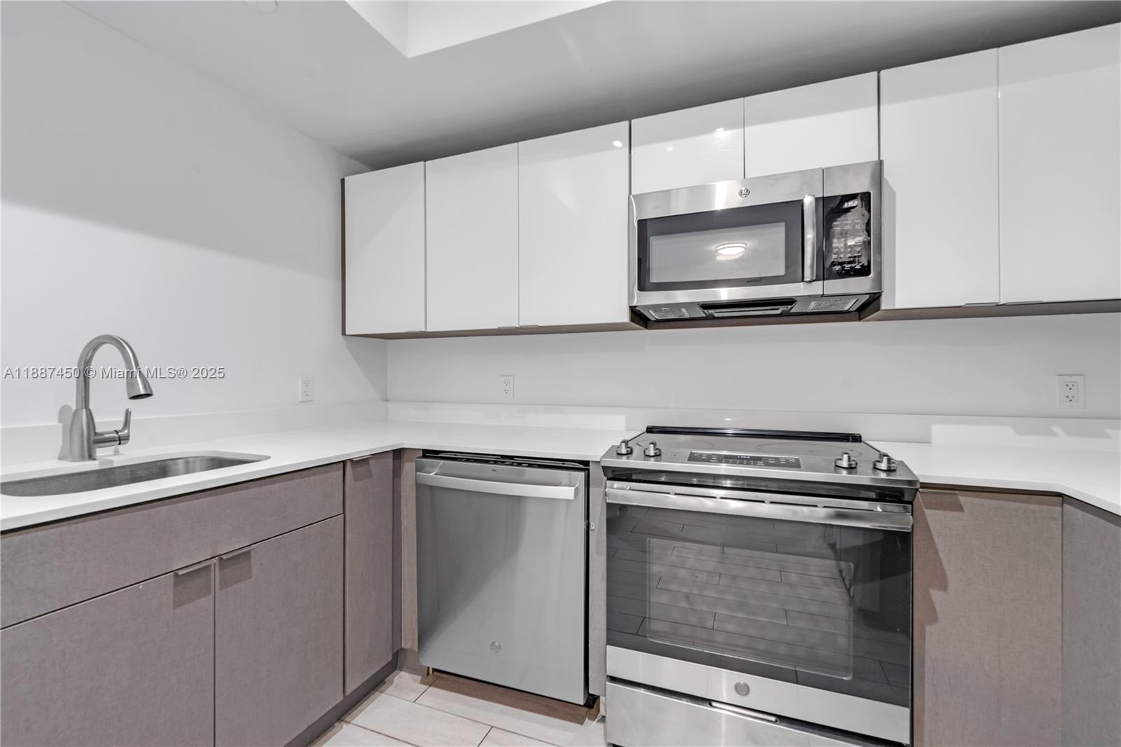321 NE 26th St #907, Miami FL 33137