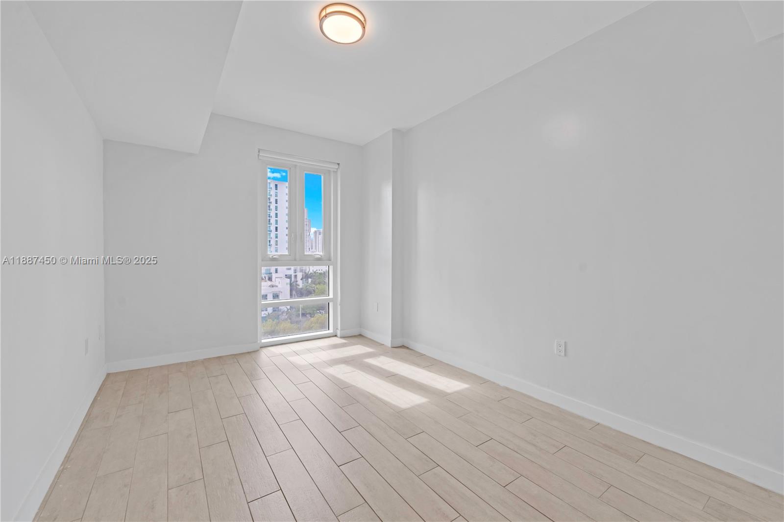 321 NE 26th St #907, Miami FL 33137