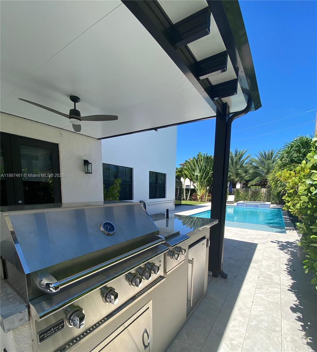 8904 SW 69th Ter, Miami FL 33173