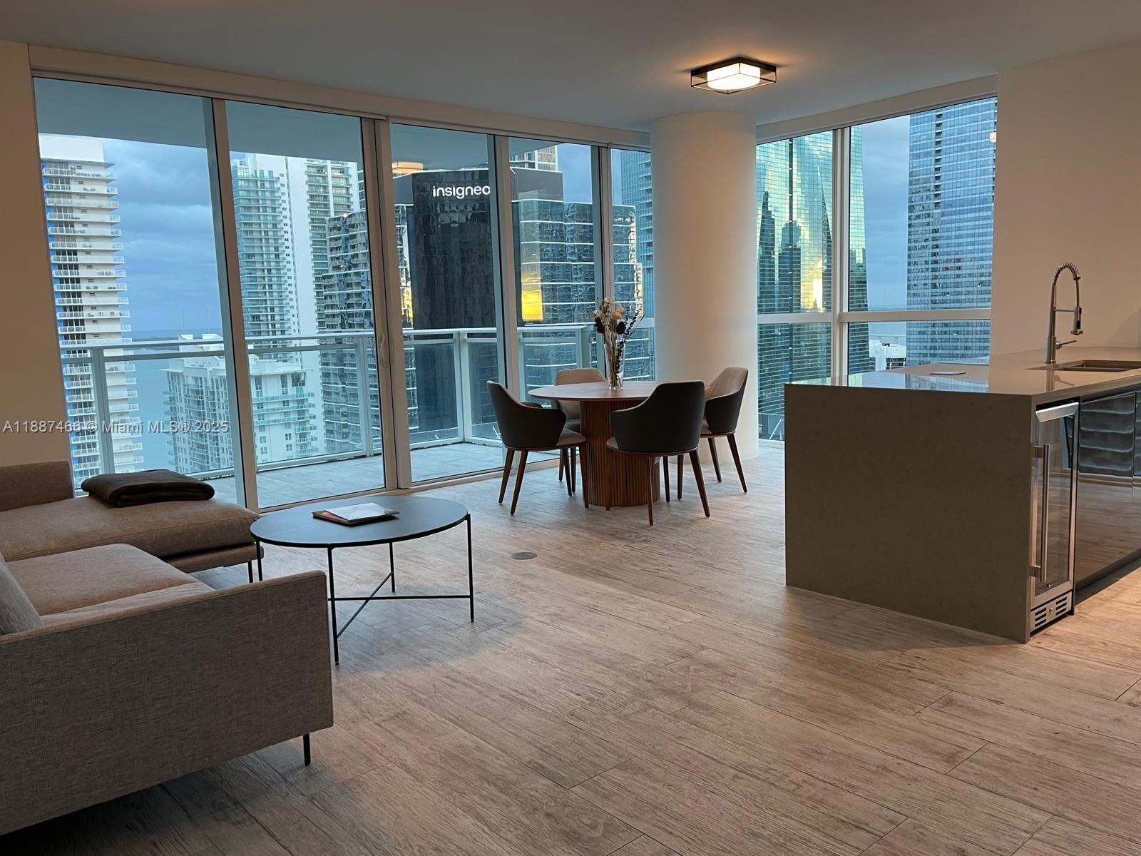1080 Brickell Ave #2700, Miami FL 33131