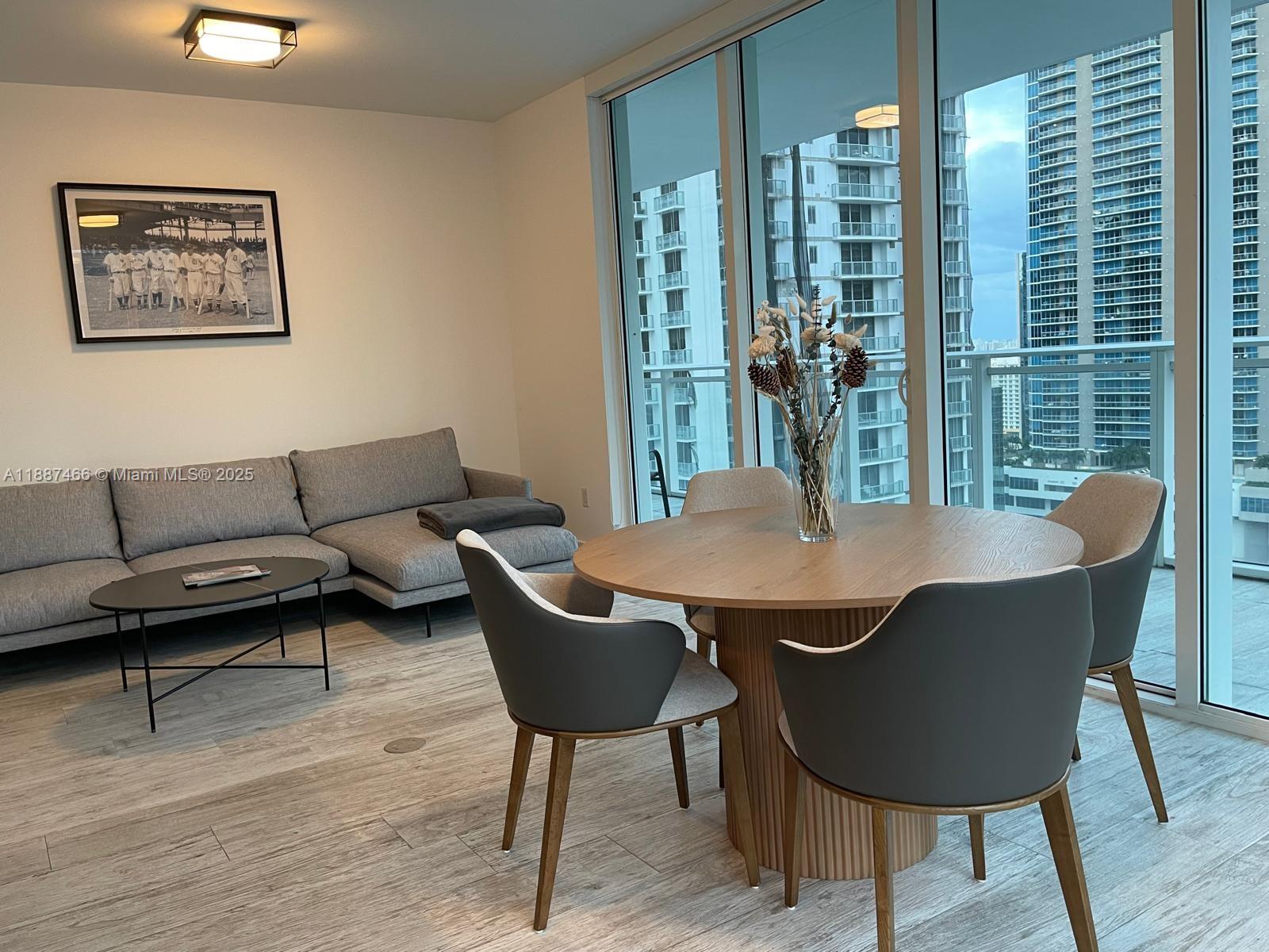 1080 Brickell Ave #2700, Miami FL 33131