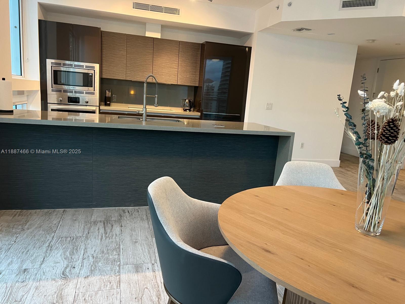 1080 Brickell Ave #2700, Miami FL 33131
