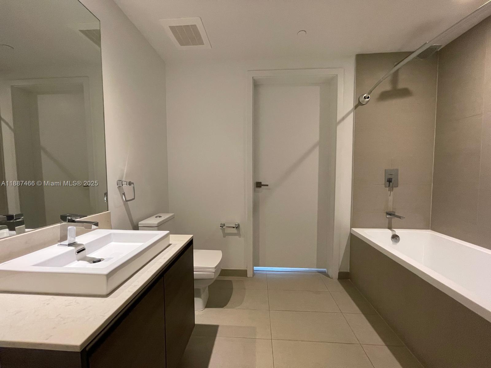1080 Brickell Ave #2700, Miami FL 33131