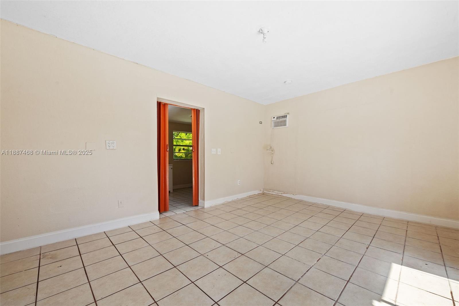 573 Palmetto Dr, Miami Springs FL 33166