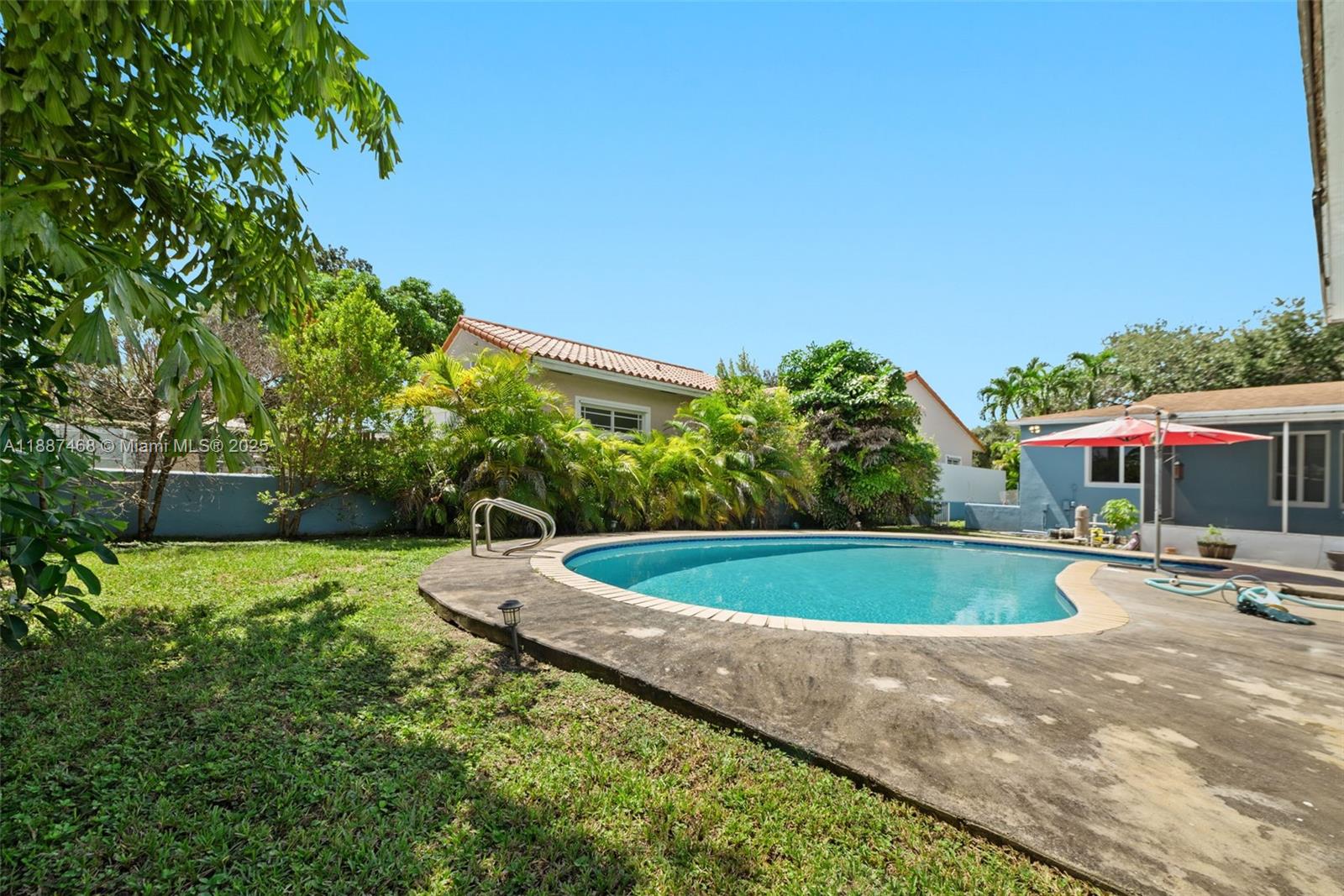 573 Palmetto Dr, Miami Springs FL 33166