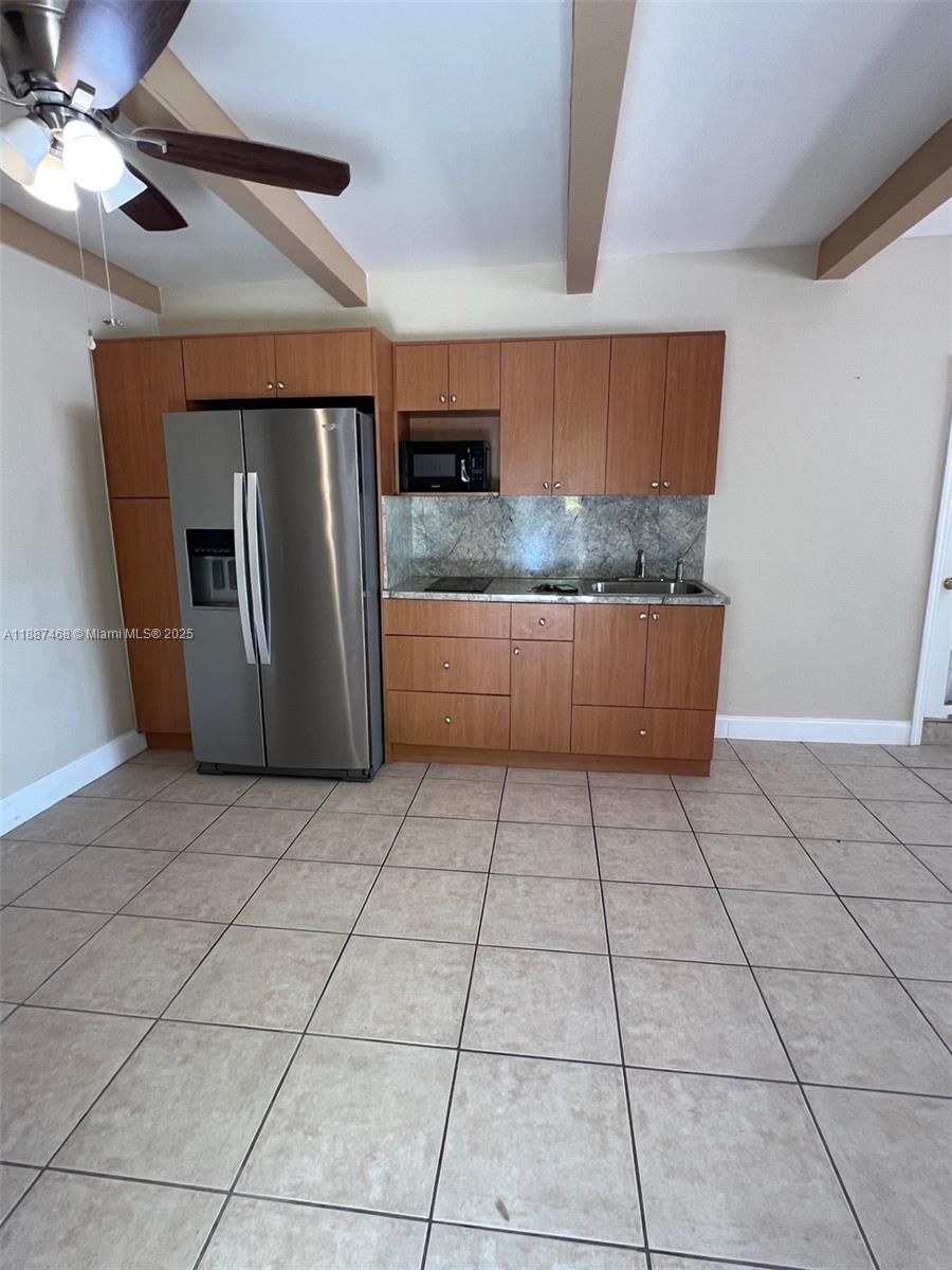 573 Palmetto Dr, Miami Springs FL 33166