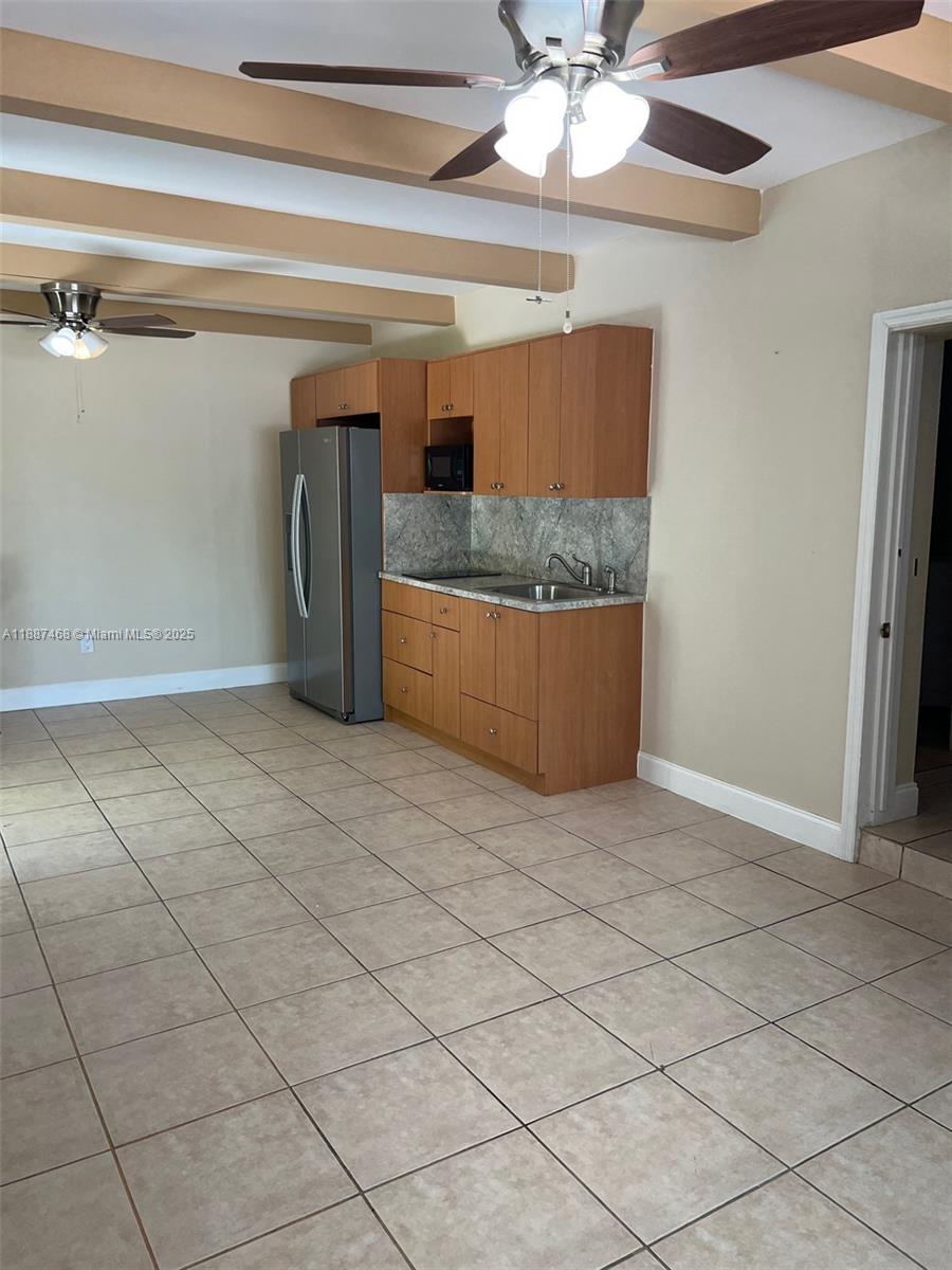 573 Palmetto Dr, Miami Springs FL 33166