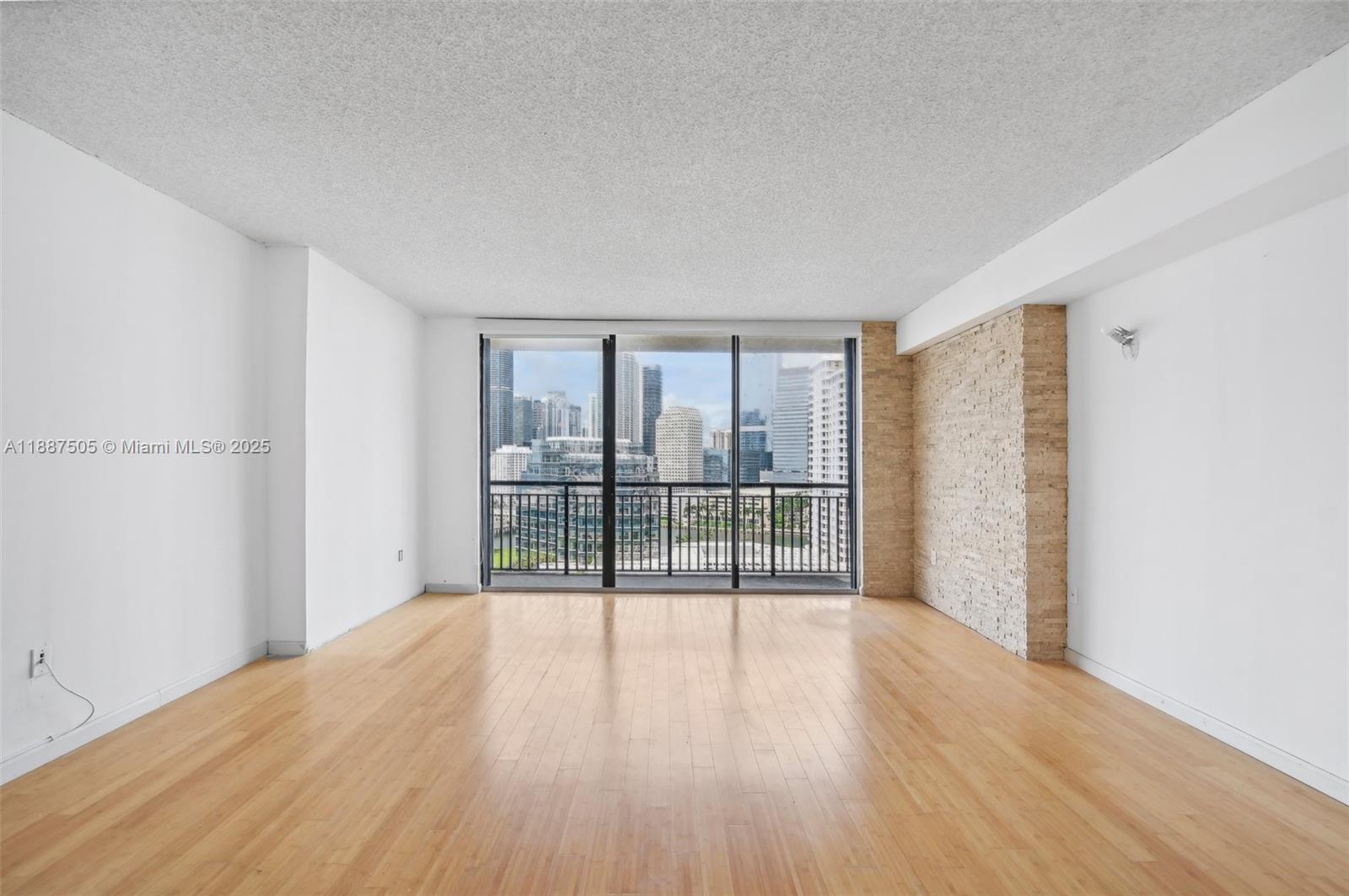 540 Brickell Key Dr #1807, Miami FL 33131