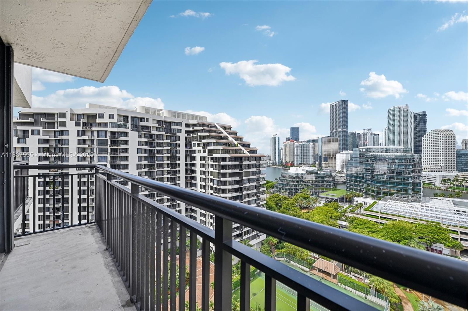 540 Brickell Key Dr #1807, Miami FL 33131