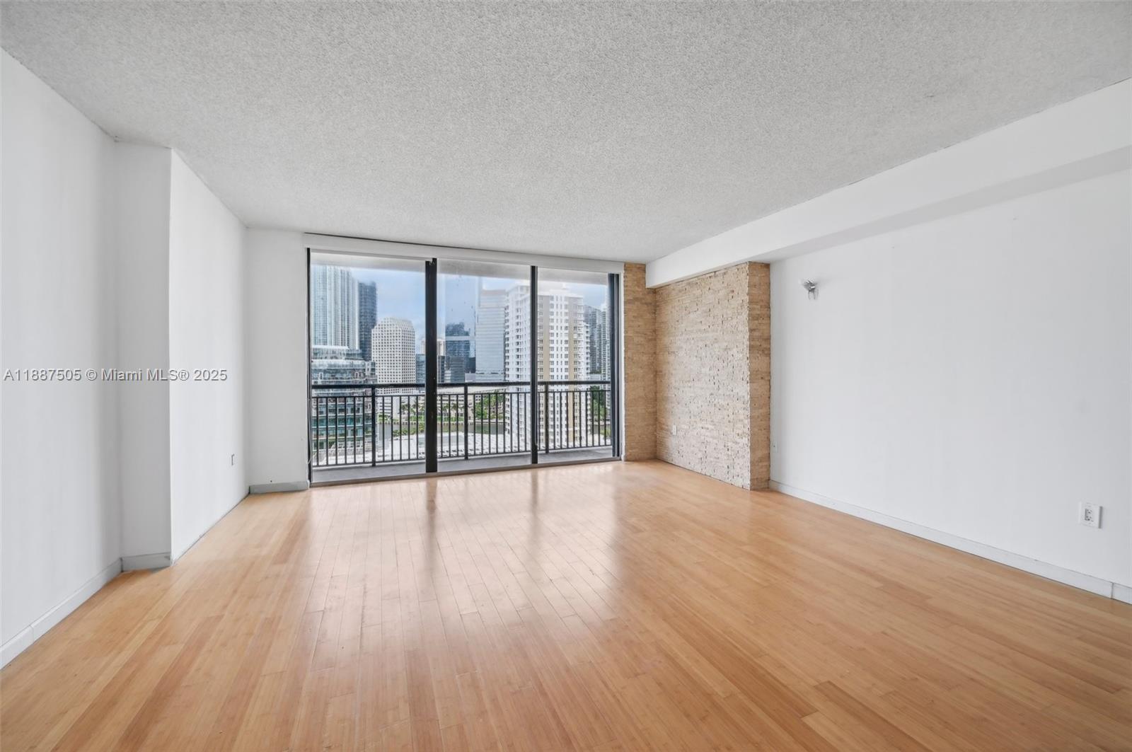 540 Brickell Key Dr #1807, Miami FL 33131