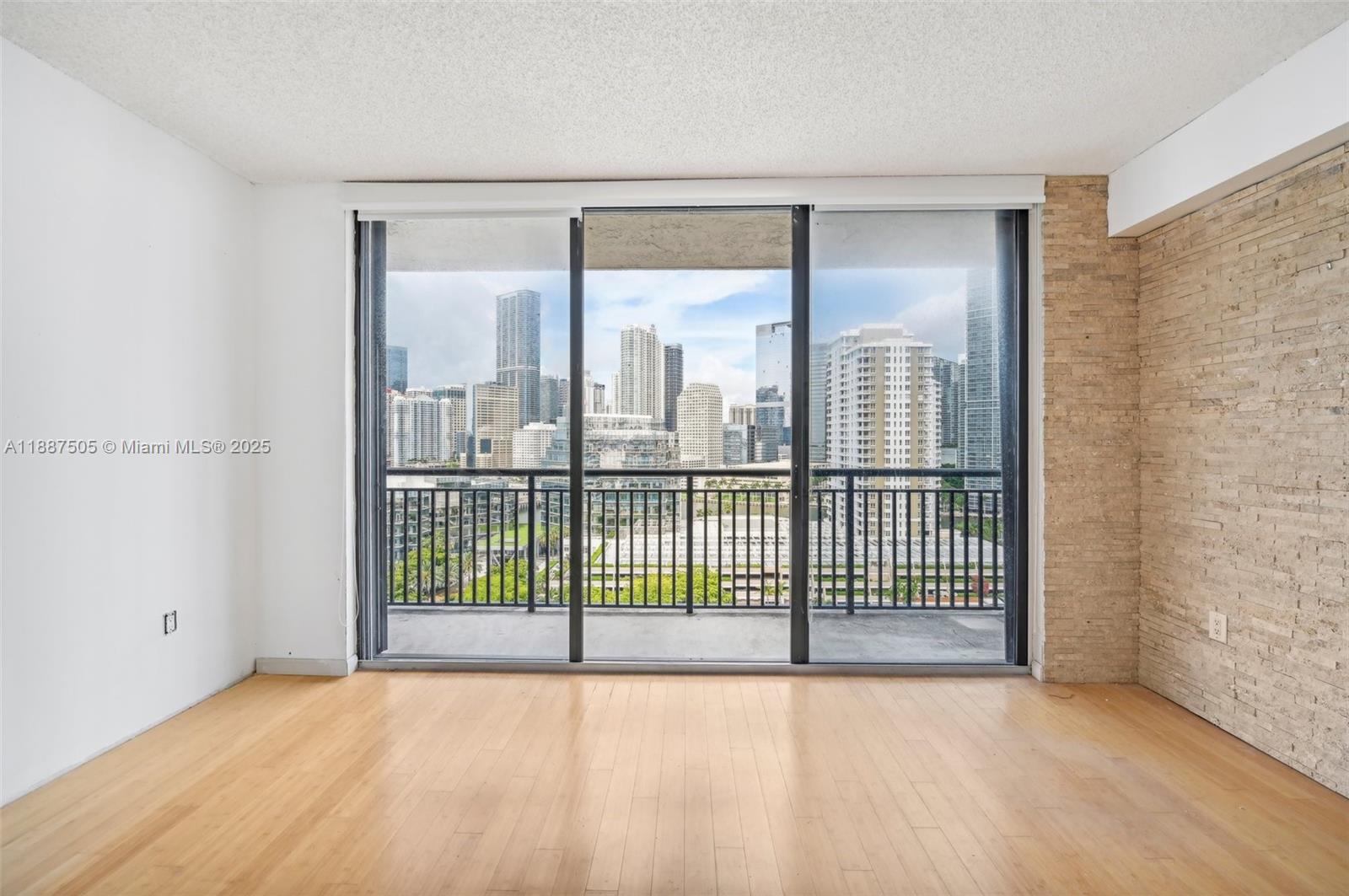 540 Brickell Key Dr #1807, Miami FL 33131