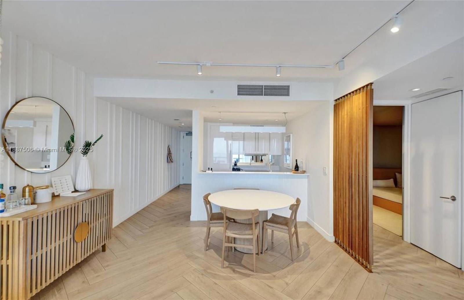 2201 Collins Avenue #1214, Miami Beach FL 33139