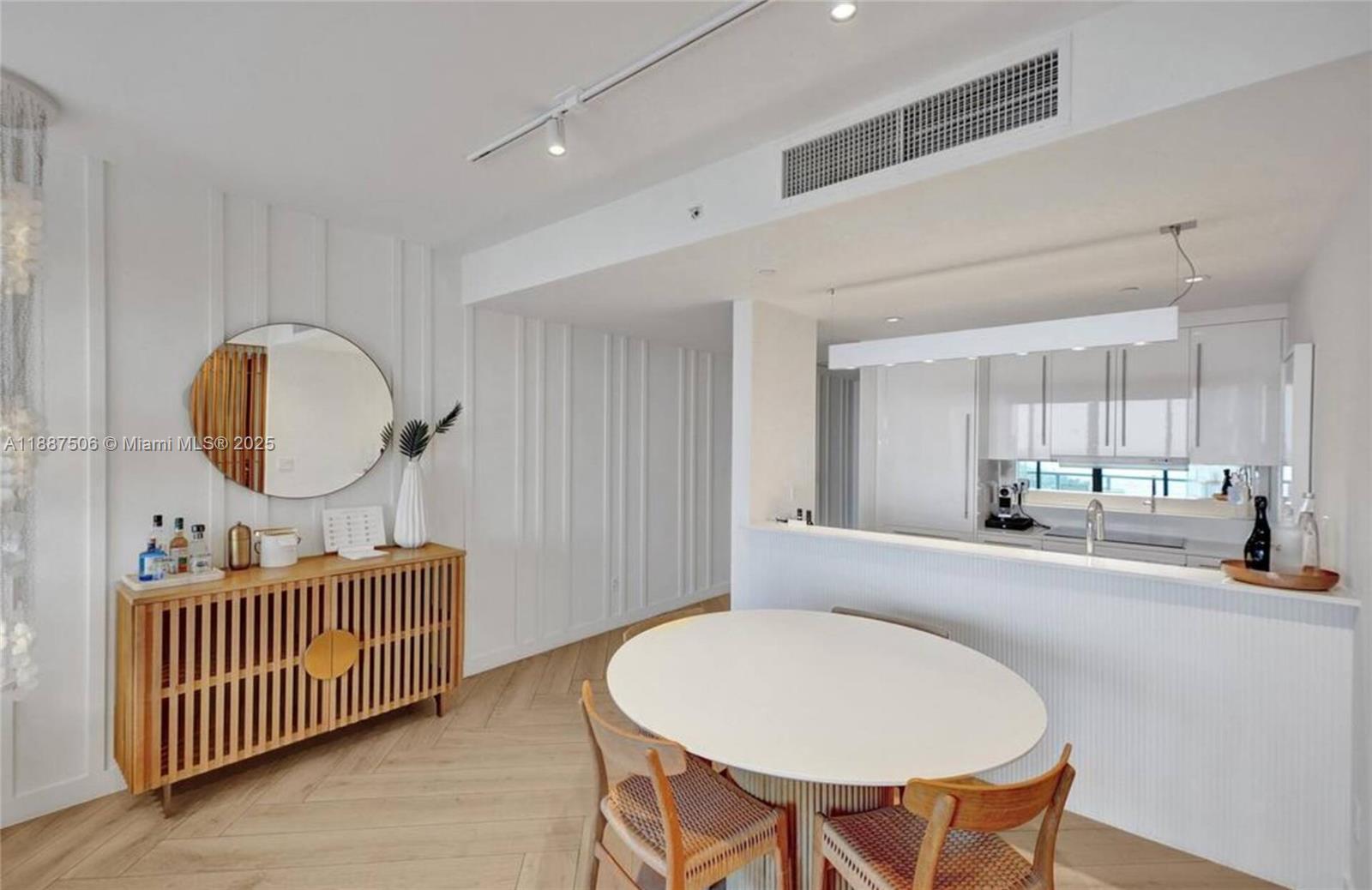 2201 Collins Avenue #1214, Miami Beach FL 33139