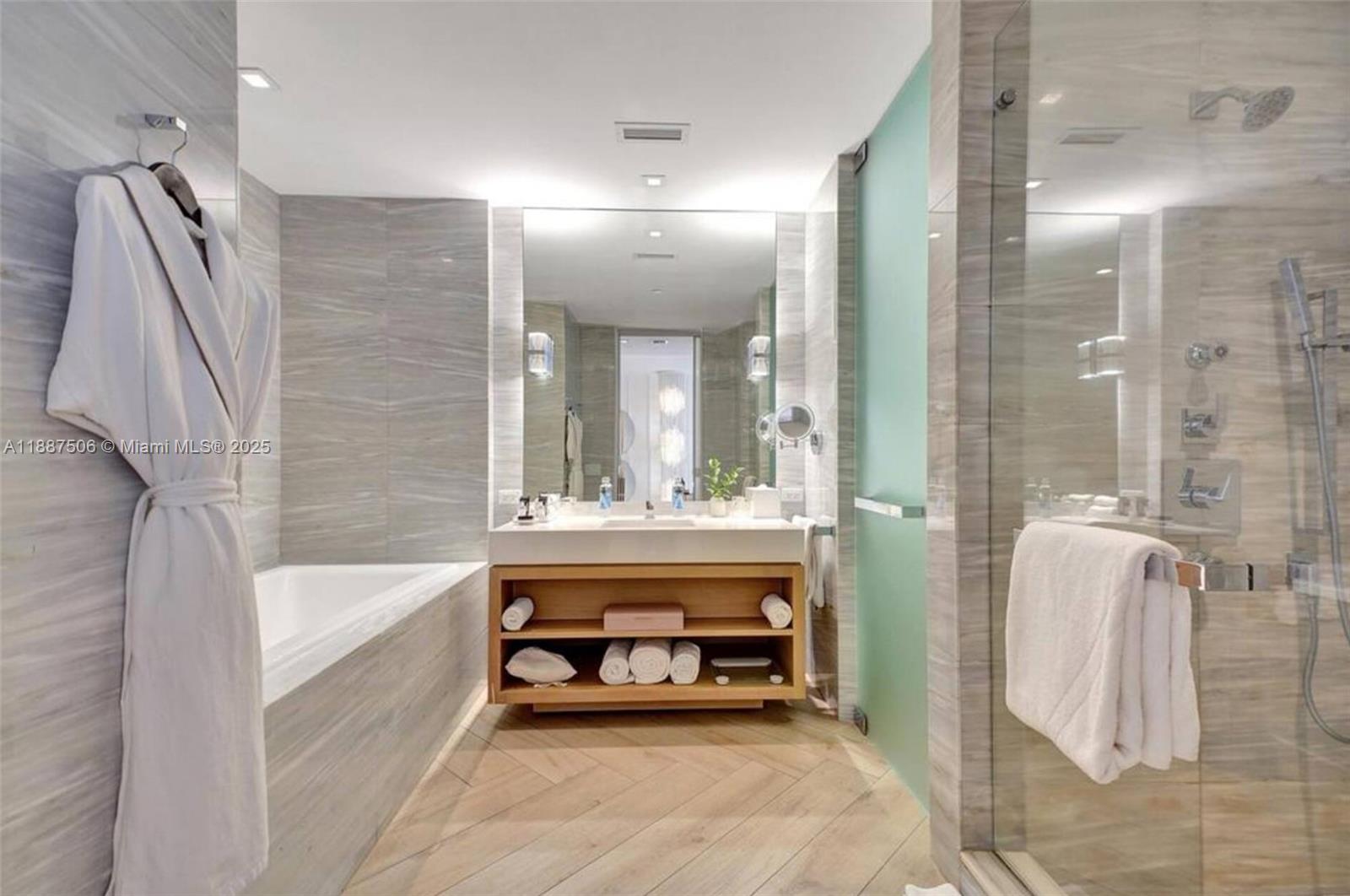 2201 Collins Avenue #1214, Miami Beach FL 33139