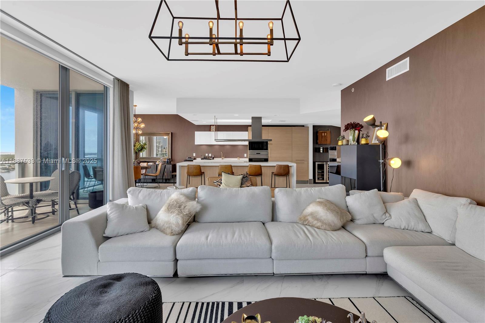 17111 Biscayne Blvd #1709, North Miami Beach FL 33160