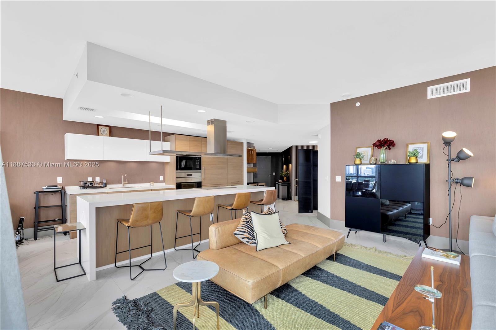 17111 Biscayne Blvd #1709, North Miami Beach FL 33160