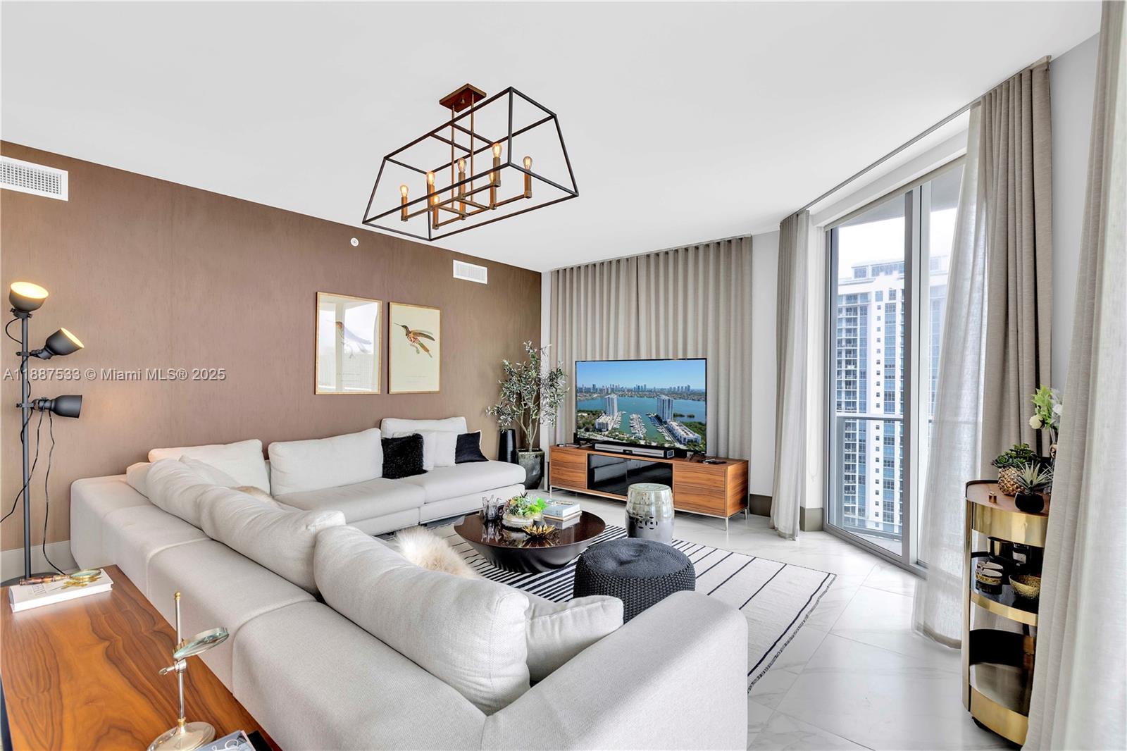 17111 Biscayne Blvd #1709, North Miami Beach FL 33160