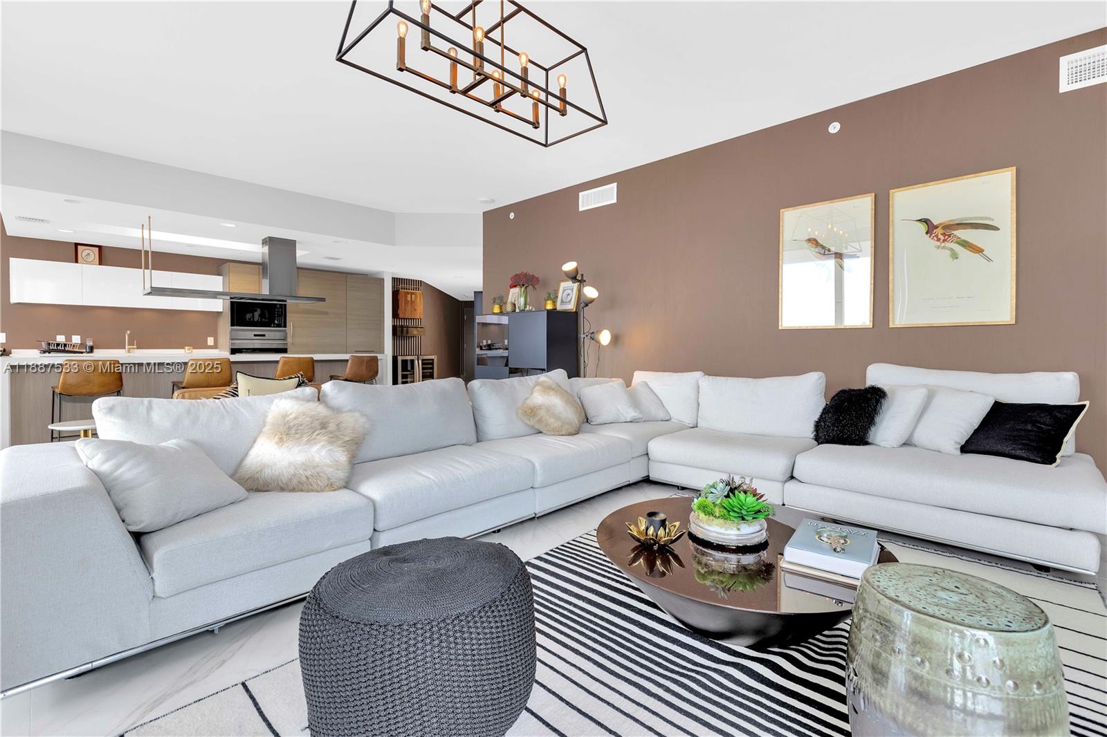 17111 Biscayne Blvd #1709, North Miami Beach FL 33160