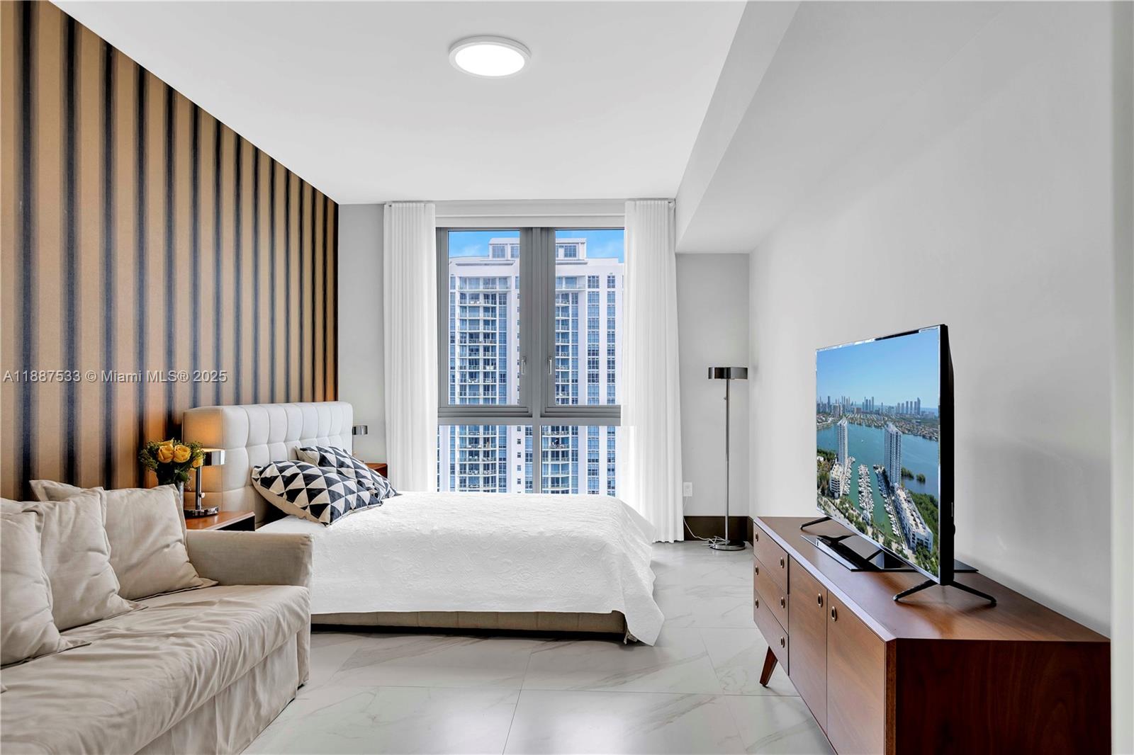 17111 Biscayne Blvd #1709, North Miami Beach FL 33160