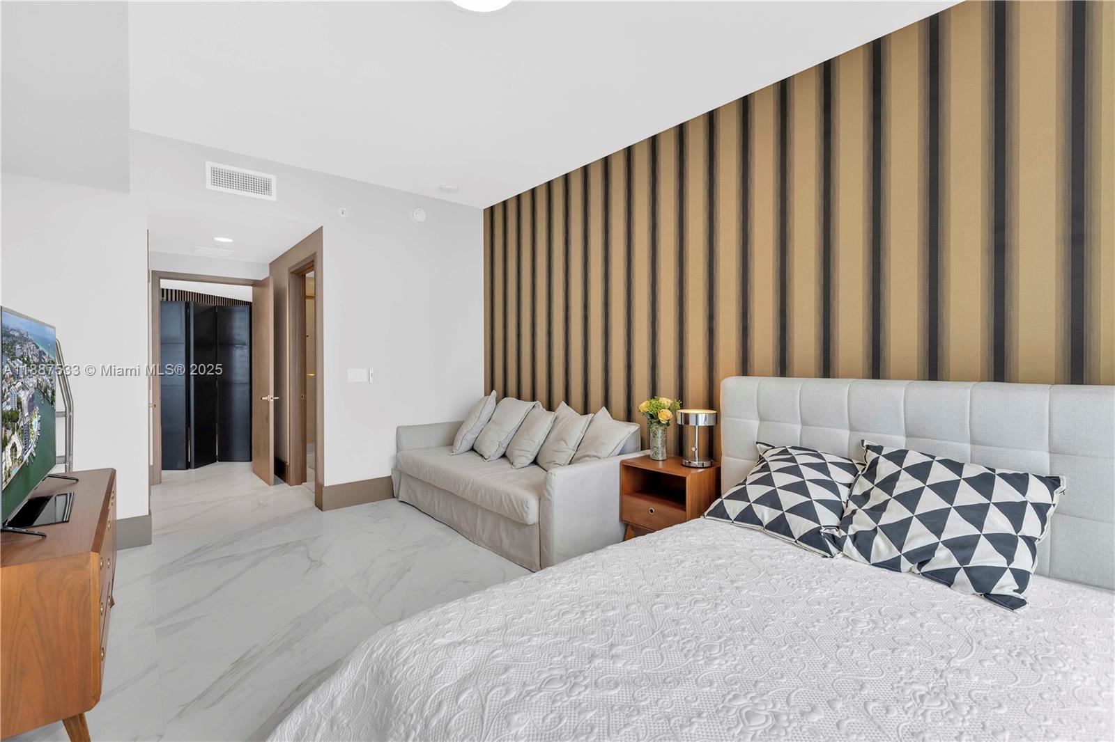17111 Biscayne Blvd #1709, North Miami Beach FL 33160
