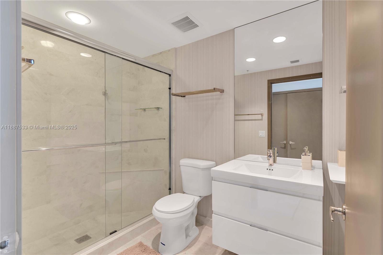 17111 Biscayne Blvd #1709, North Miami Beach FL 33160
