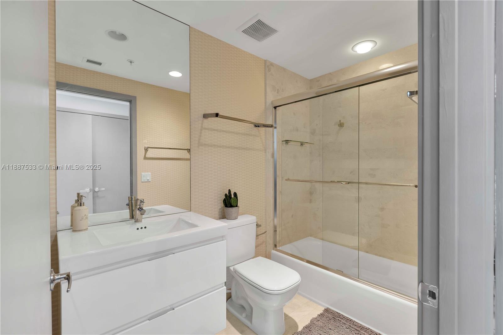 17111 Biscayne Blvd #1709, North Miami Beach FL 33160
