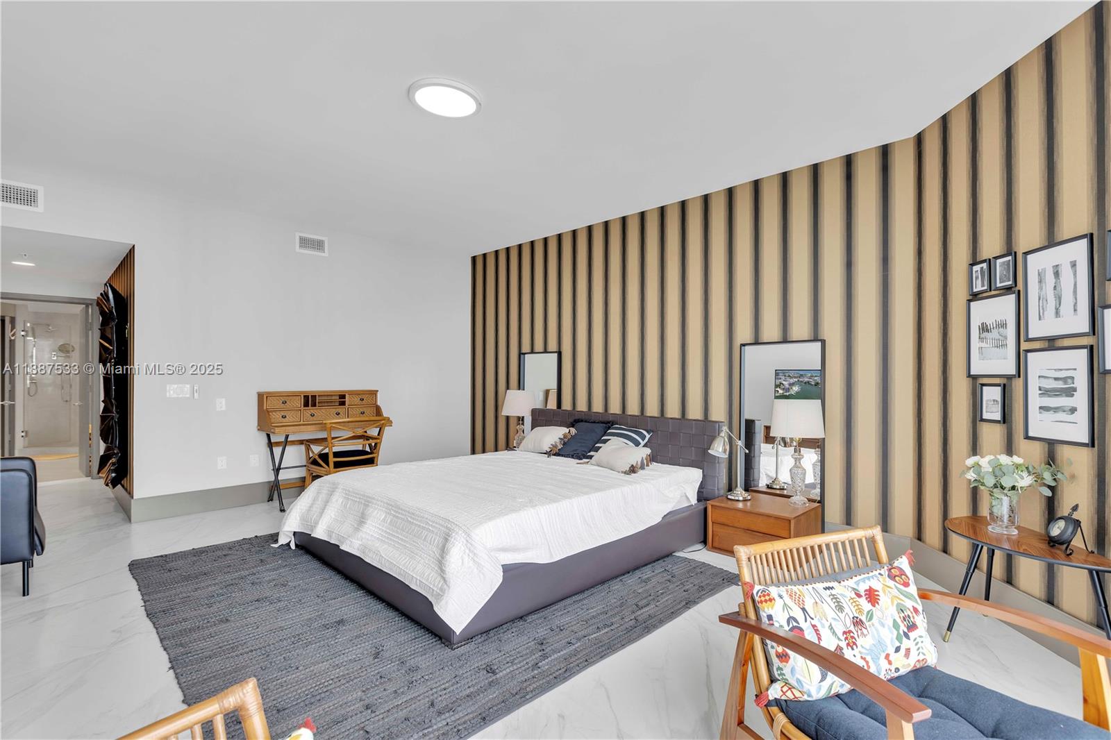 17111 Biscayne Blvd #1709, North Miami Beach FL 33160