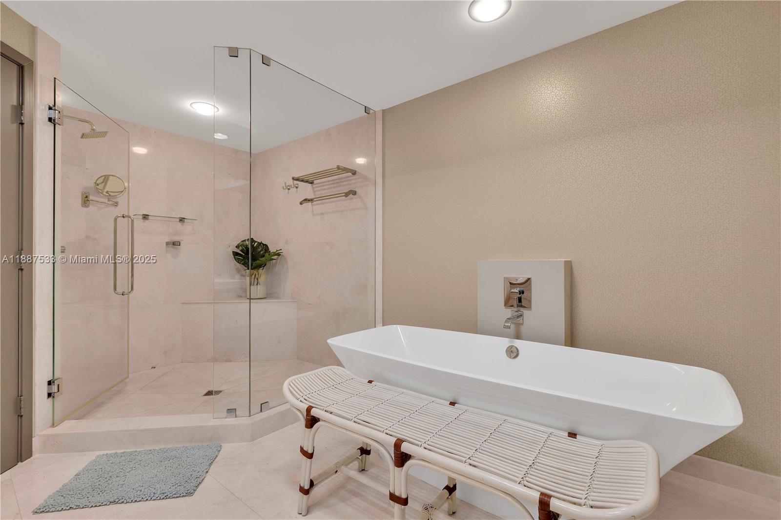 17111 Biscayne Blvd #1709, North Miami Beach FL 33160