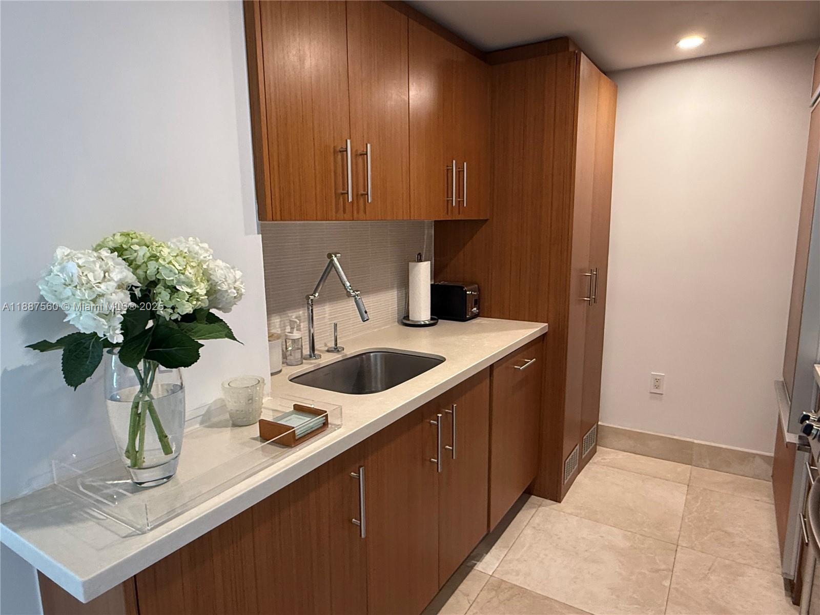 10275 Collins Ave #533, Bal Harbour FL 33154