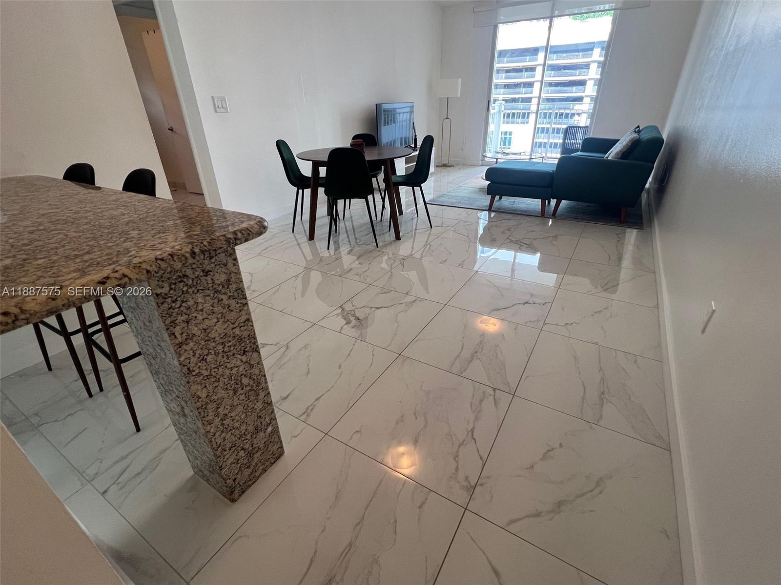 185 SE 14th Ter #910, Miami FL 33131