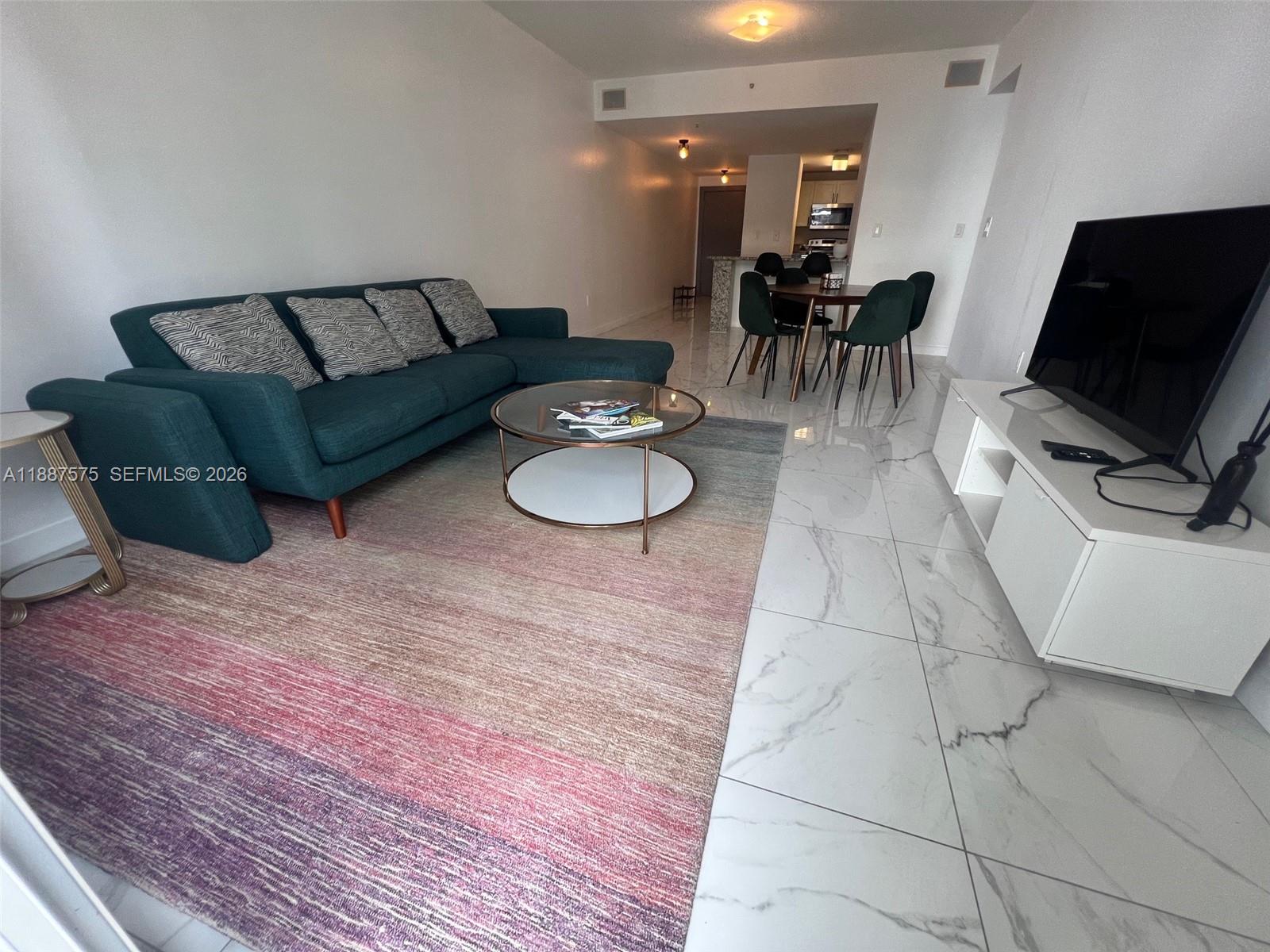 185 SE 14th Ter #910, Miami FL 33131