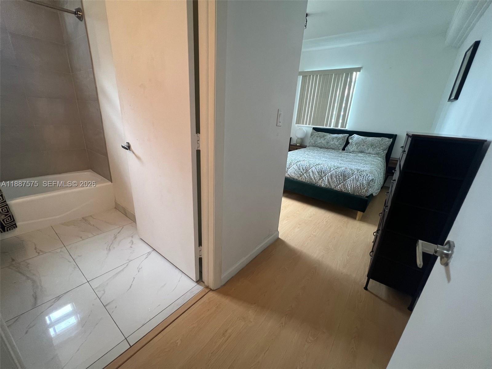 185 SE 14th Ter #910, Miami FL 33131