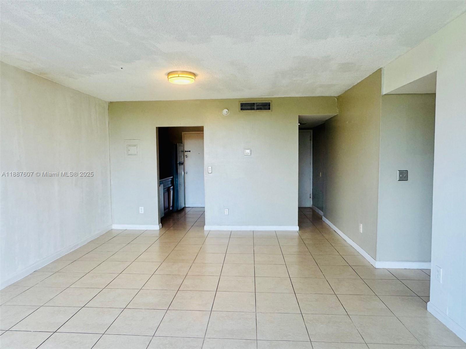 2000 NE 135th St #403, North Miami FL 33181