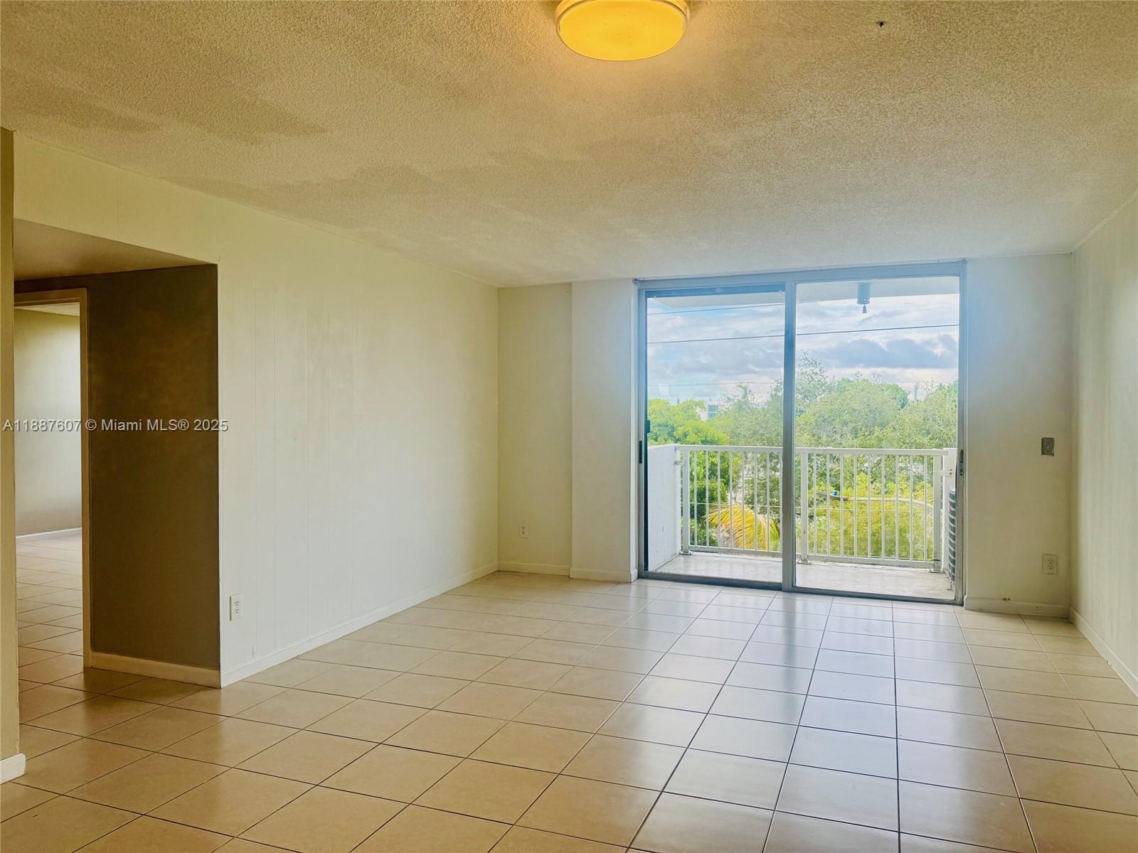 2000 NE 135th St #403, North Miami FL 33181